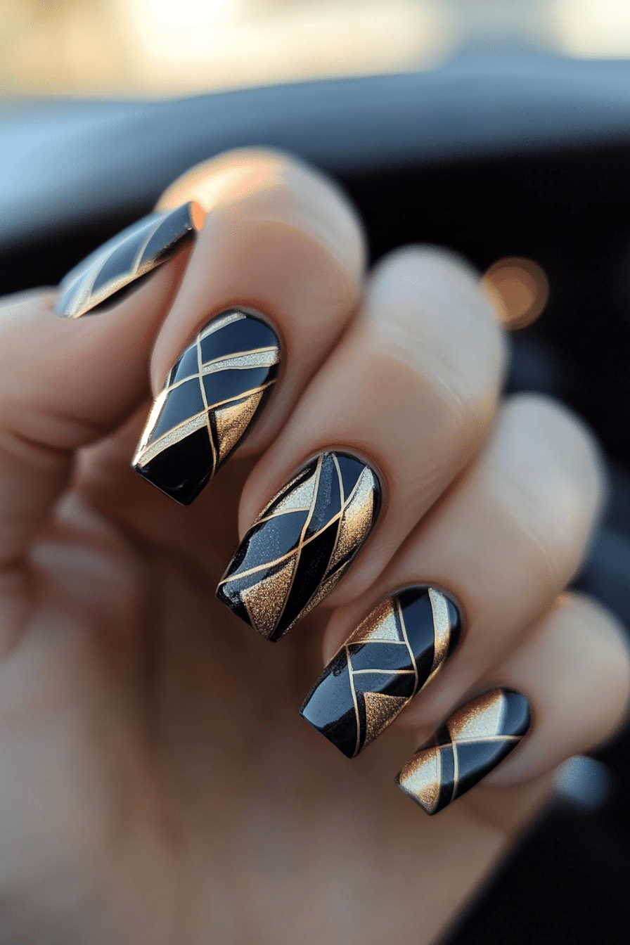11. Art Deco Luxe (Navy And Gold Nail Design Ideas) - Navy And Gold Nail Design Ideas